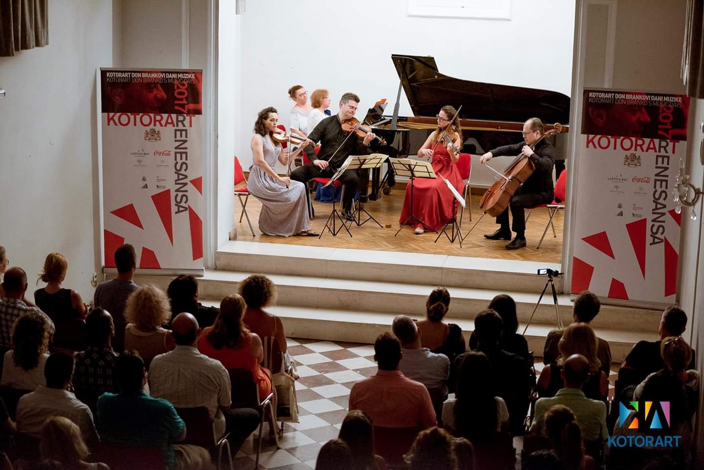 FB IMG 1541238950079